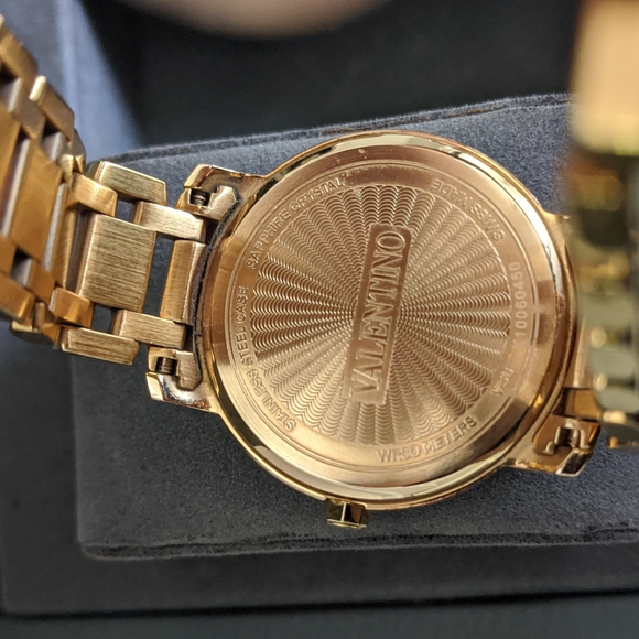 Rare rose gold tone Valentino watch - Picture 6 of 7